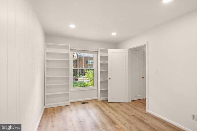 Photo - 8330 Wickham Rd