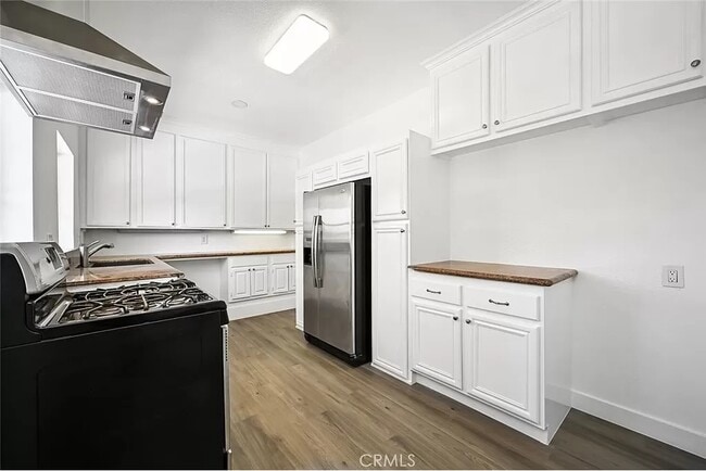 Photo - 1824 1/2 Arapahoe S