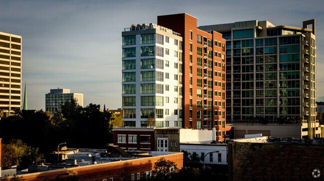 Building Photo - 1590 Elmwood Ave Unit 210 Rental