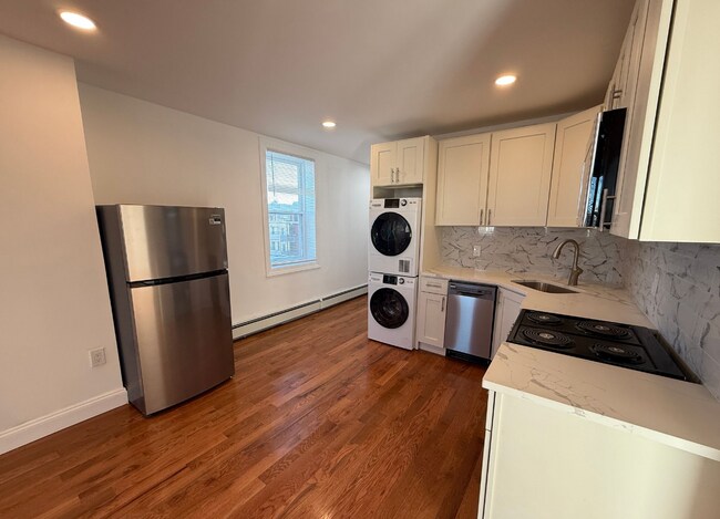 Photo - 129 Orleans St Unit 7