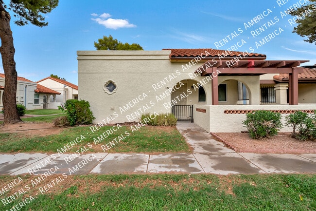Building Photo - 5136 E Evergreen St Rental