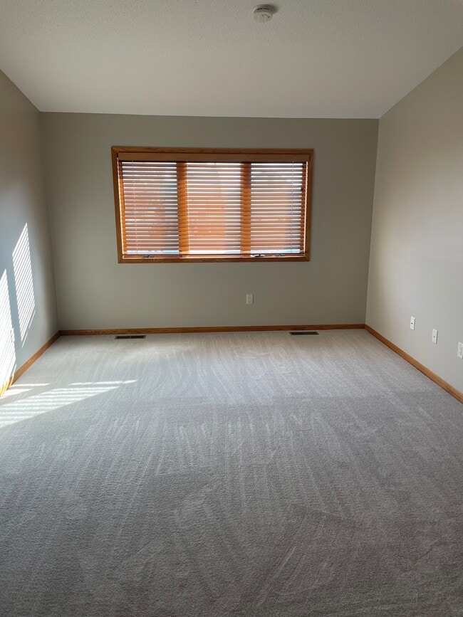 Photo - 3991 Whiting Ln NE