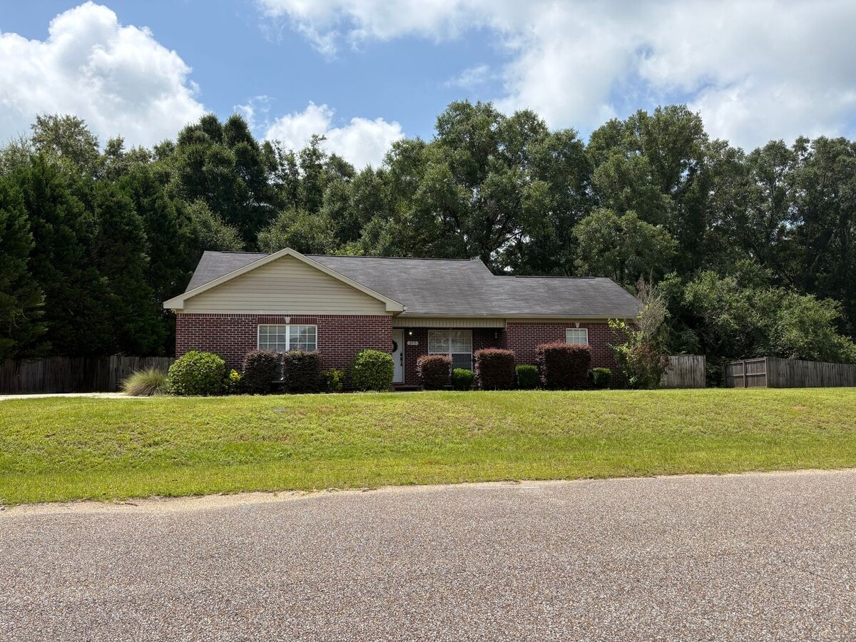 More Photos To Come! - More Photos To Come! House