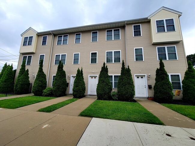 Photo - 157 Franklin St Townhome