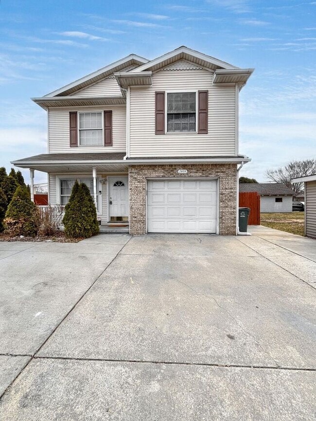 Charming 4-Bedroom Home in a Convenient Lo... - Charming 4-Bedroom Home in a Convenient Lo...
