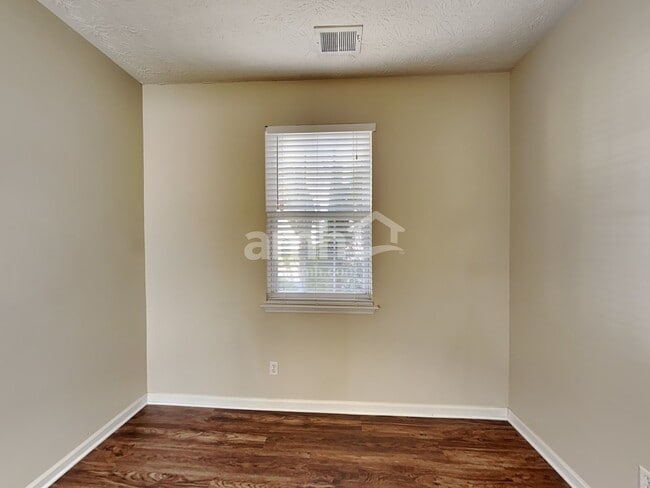 Photo - 408 Windcroft Cir NW