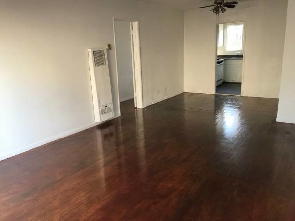 Living room - 1065 S Norton Ave Apartamentos Unidad 1