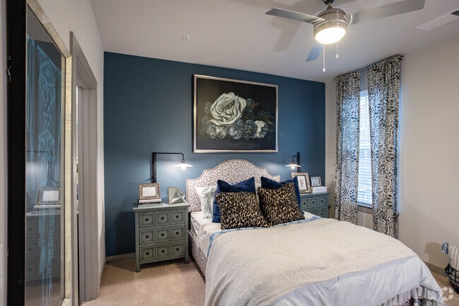 2BR, 2BA - 1,123SF - Primary Bedroom - The Lodge Bellevue