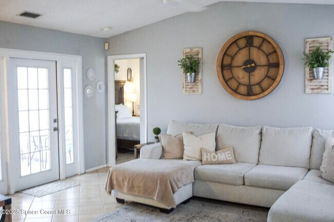Photo - 1465 Malibu Cir NE
