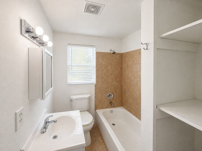 Photo - 1163 Engman St