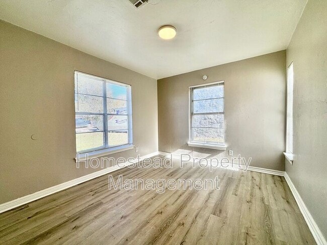 Photo - 2208 NE 25th St Casa