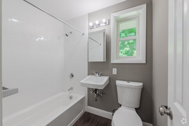 2 BR 1 BA Townhome