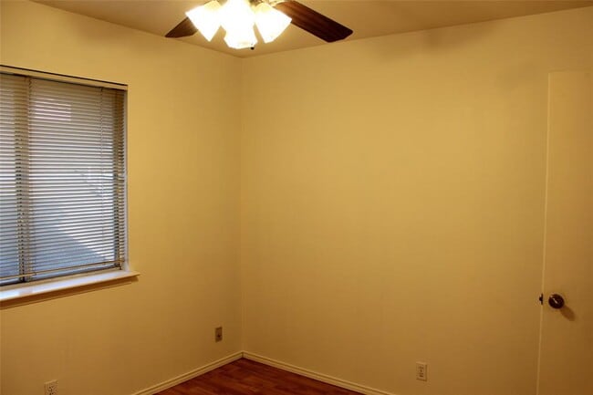 Photo - 810 Minturn Ln