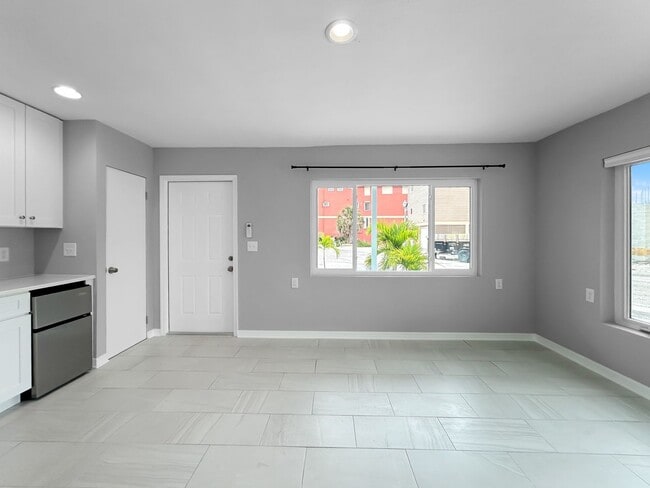 Photo - 17615 Lee Ave Unidad A