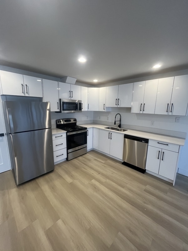 Building Photo - 590 Front St