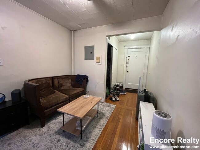 Photo - 126 Warren St Unidad 43