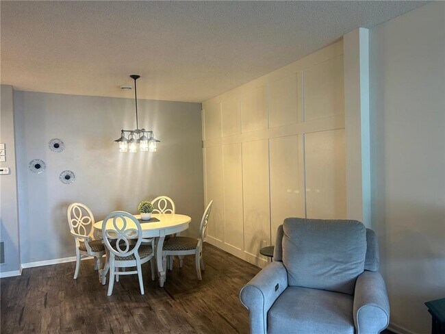 Photo - 3751 Hazel Trail