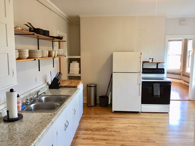Photo - 196 Massachusetts Ave Unit 3