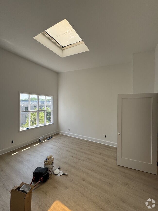 Building Photo - 208 9th St NE Rental