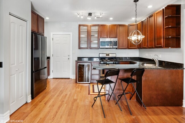 Photo - 6301 N Richmond St Unit 2