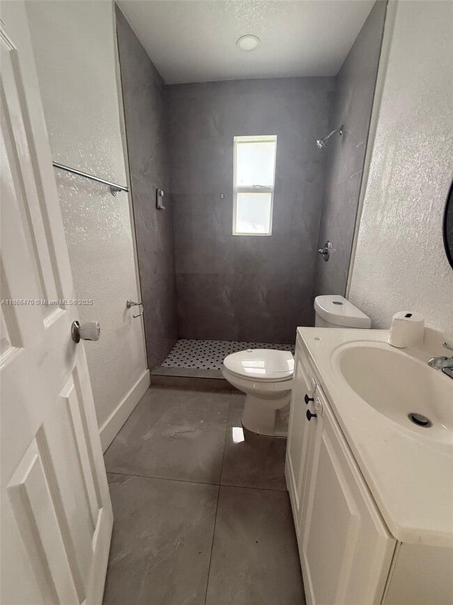 Photo - 2424 NW 44th St