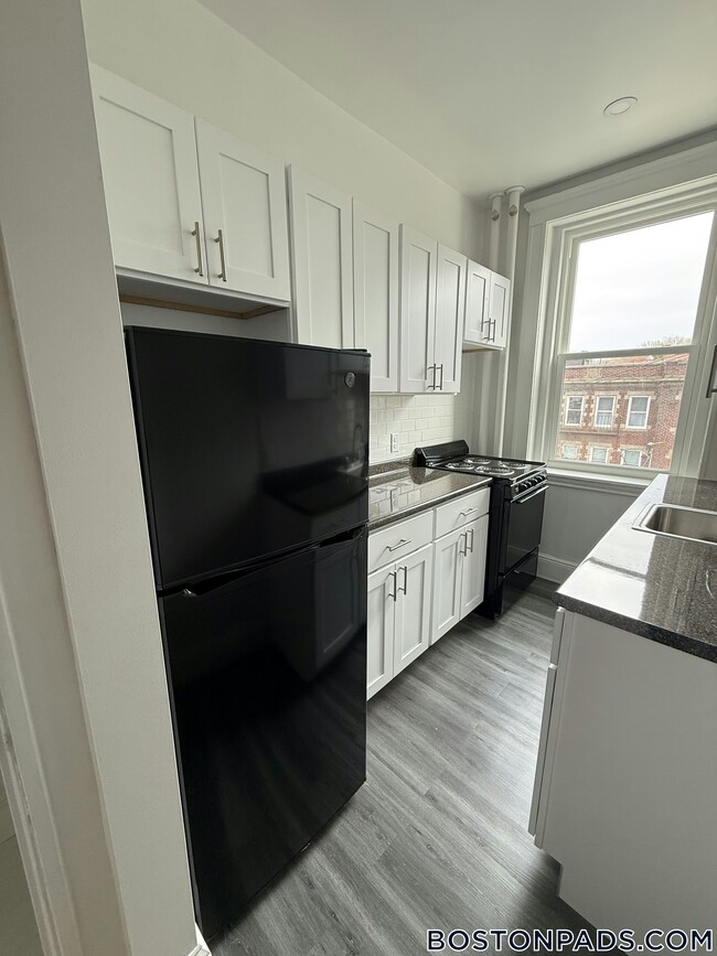 Photo - 109 Brainerd Rd Unidad 12