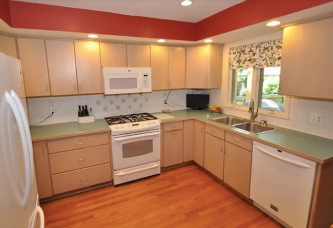 Photo - 4-Bedroom Single Family Home in the Desirable Park Ave Area!
