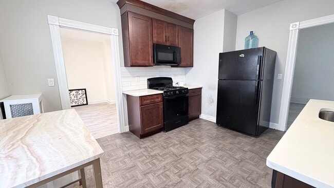 Building Photo - 76 Antwerp St Unit 1