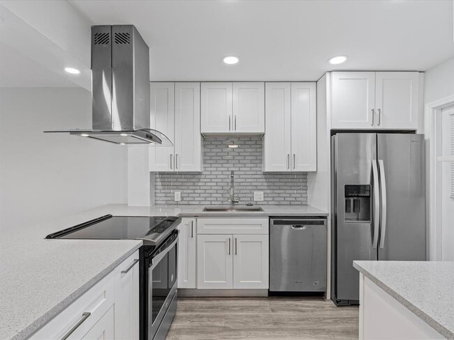 Photo - 3150 N Palm Aire Dr Condo Unit 406