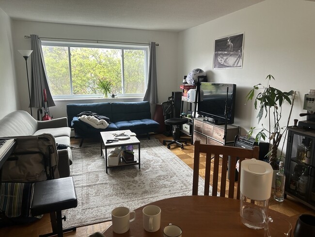 Building Photo - 287 Harvard St Unit 57