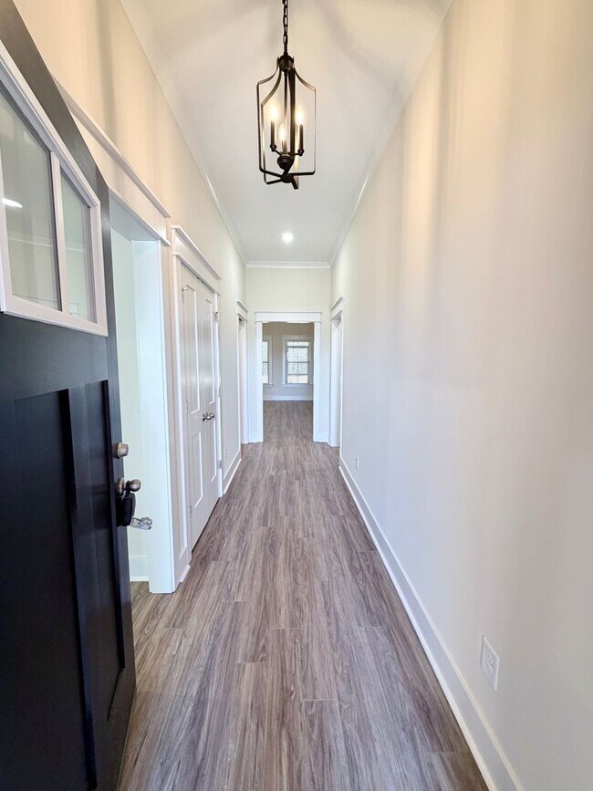 Photo - 536 Bristleleaf Path