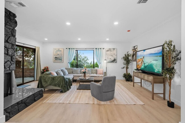 Photo - 5048 Bluff Pl Unit ID1465025P