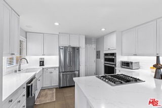 Photo - 1144 Yale St