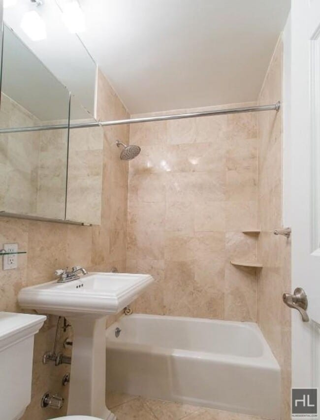 Photo - East 25th Street Unidad 2C