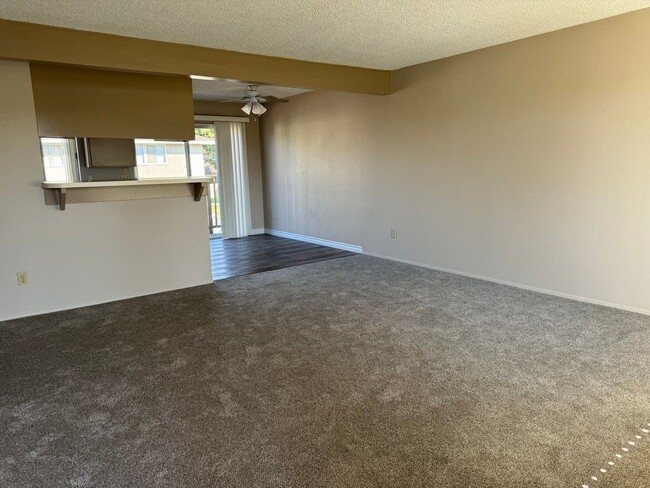 3 Bedroom 2 Bath Condo Available Now! - 3 Bedroom 2 Bath Condo Available Now!