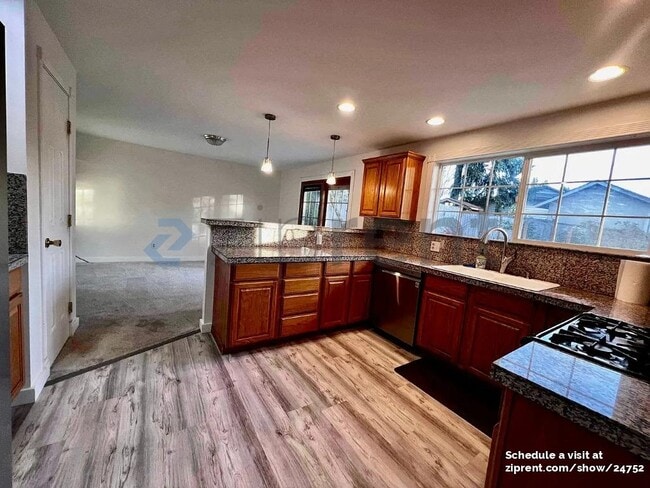 Photo - 16719 NE 20th St