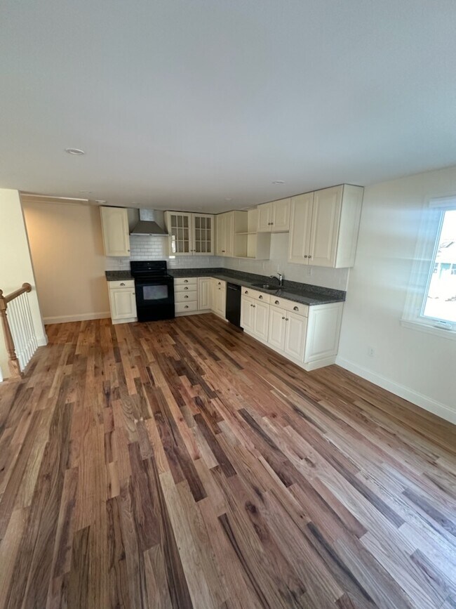 Photo - 3 Apple St Apartment Unit 1