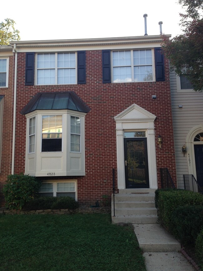 Photo - 47633 Comer Sq Townhome