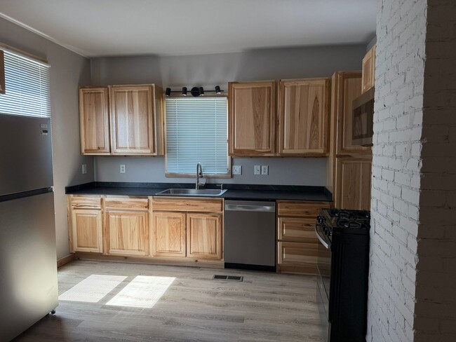 Photo - 818 3rd Ave N