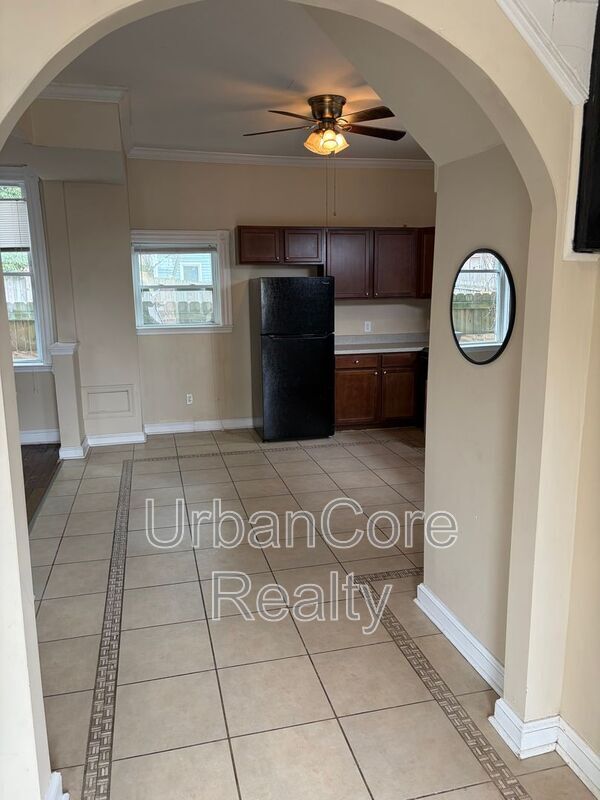 Photo - 2410 Cedar St