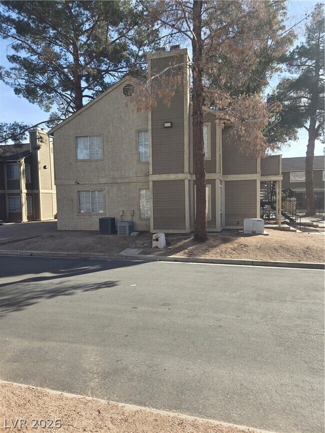 Photo - 2706 Jennydiane Dr