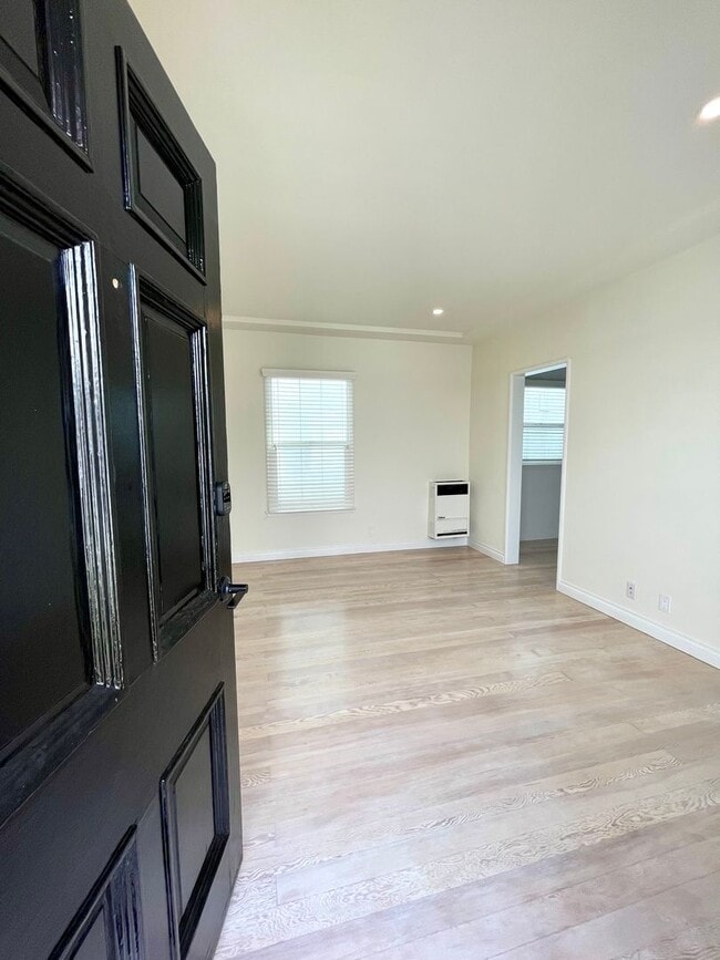 10368-10384 1/2 Bellwood Ave