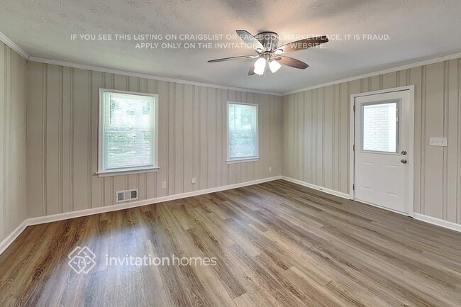 Photo - 921 Walnut Cir SW