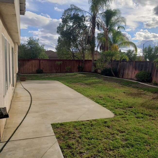 Photo - (Mission Grove) 5 BEDROOM, 1 bedroom downstairs! HOUSE!