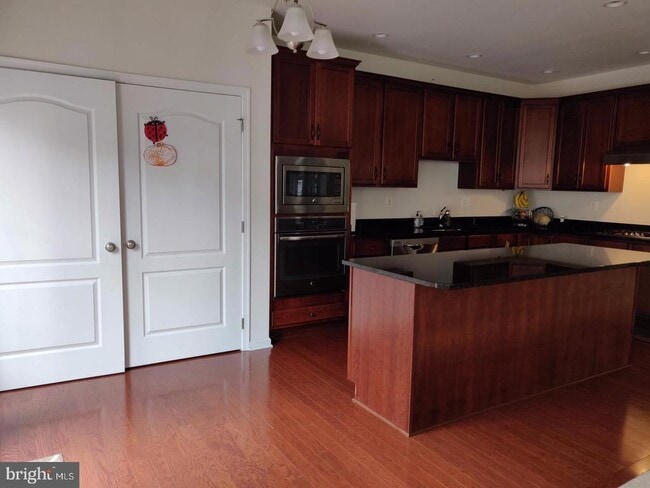 Photo - 42891 Edgegrove Heights Terrace