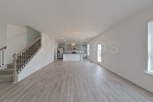 100 English Oak Ln
