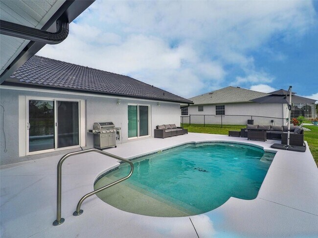 2 Cedar Ct
