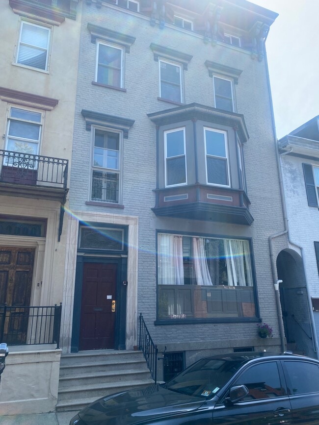 Building Photo - 25 N 2nd St Unit 3