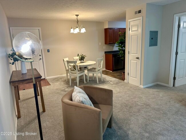 Photo - 219 Middletown Square