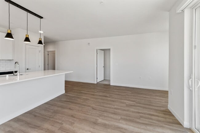 Photo - 5945 6th Ave Unidad 411
